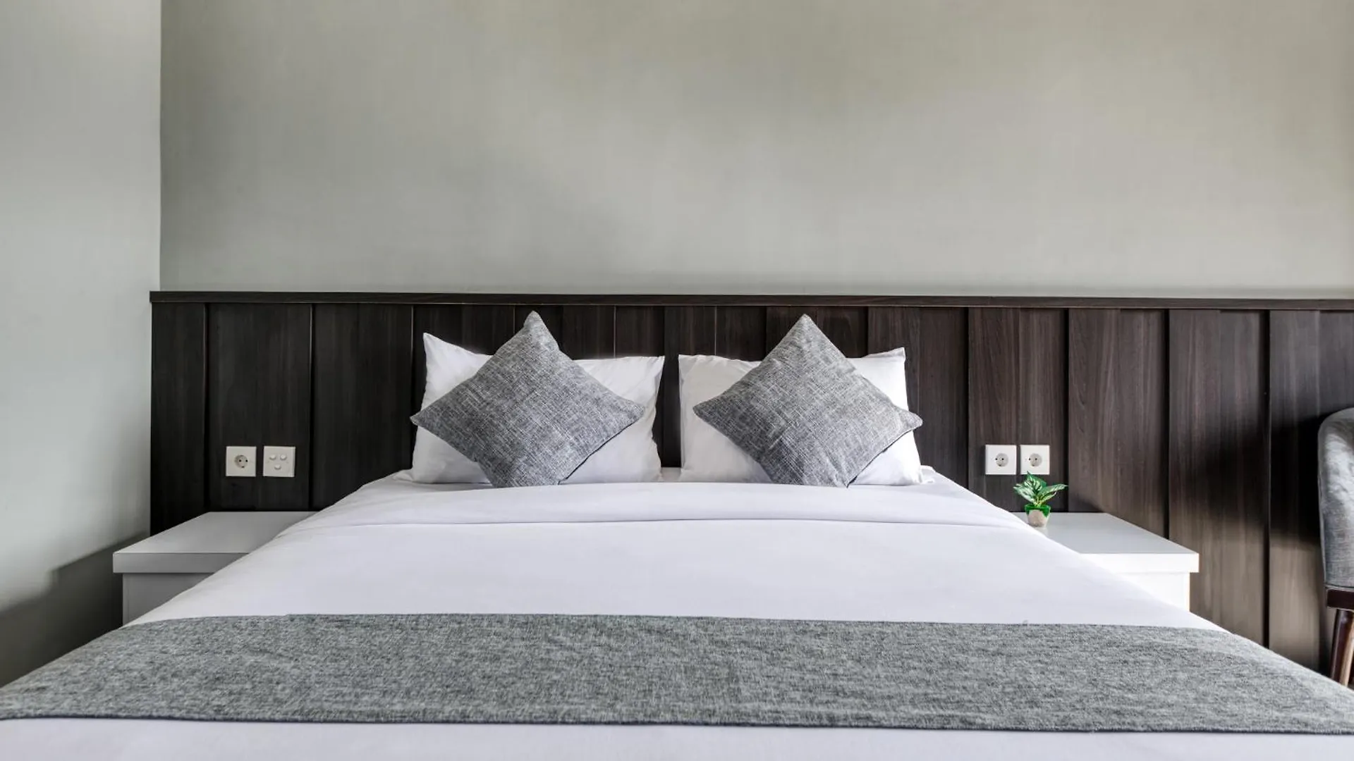 Djenek Seminyak Hotel 0*, Seminyak (Bali)